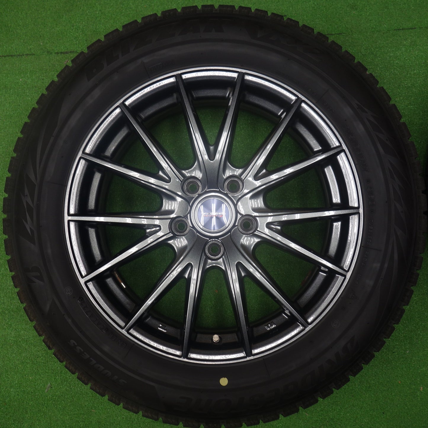 バリ溝！22年！キレイ！9.5分◎スタッドレス 215/60R17 ブリヂストン ブリザック VRX2 VELVA SPORTZ ヴェルヴァ 17インチ PCD114.3/5H◎6060702KTス
