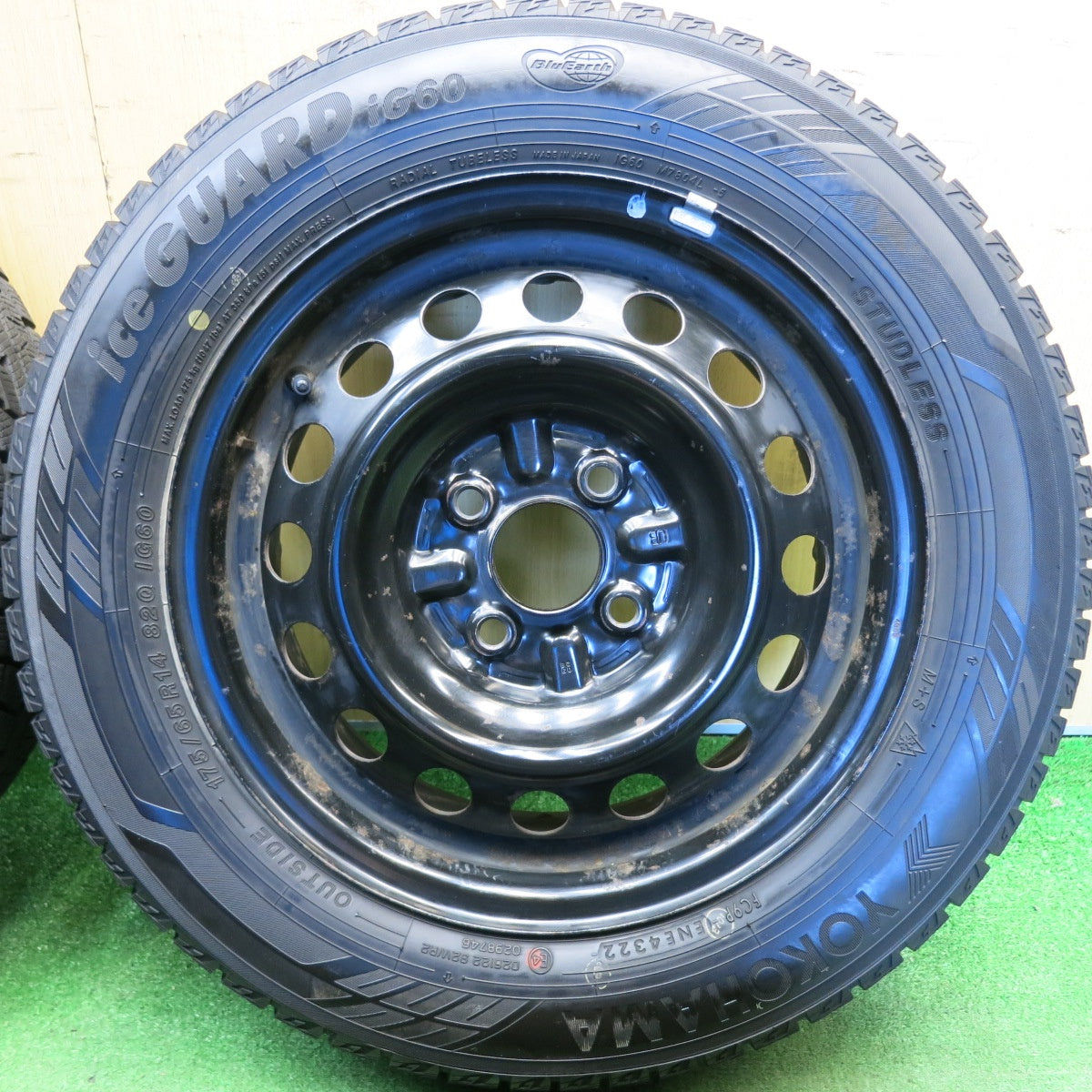 バリ溝！22年！9.5分以上★スタッドレス 175/65R14 ヨコハマ アイスガード iG60 スチール ホイール 14インチ PCD100/4H★6051704HAス