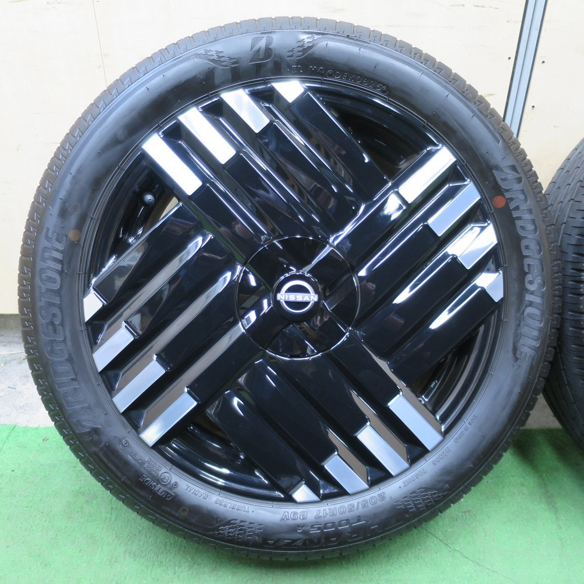 新車外し！25年◎日産 E13 ノート オーラ 純正 205/50R17 ブリヂストン トランザ T005A 17インチ PCD100/4H◎6082601NGノ
