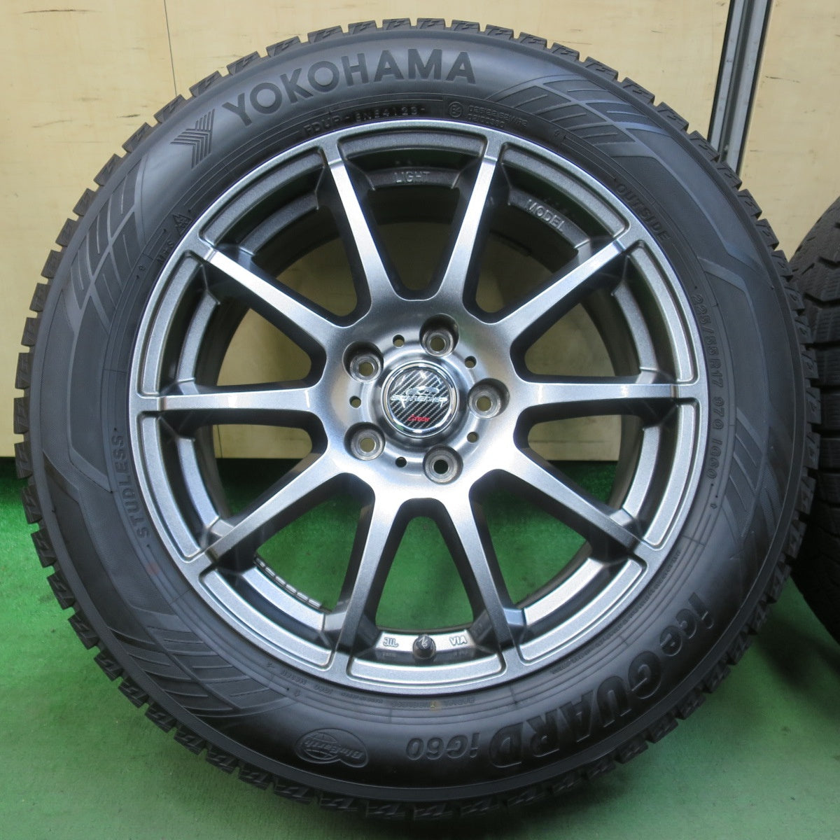 バリ溝！23年！キレイ！9.5分以上★スタッドレス 225/55R17 ヨコハマ アイスガード iG60 SCHNEIDER シュナイダー 17インチ PCD114.3/5H★5120403イス