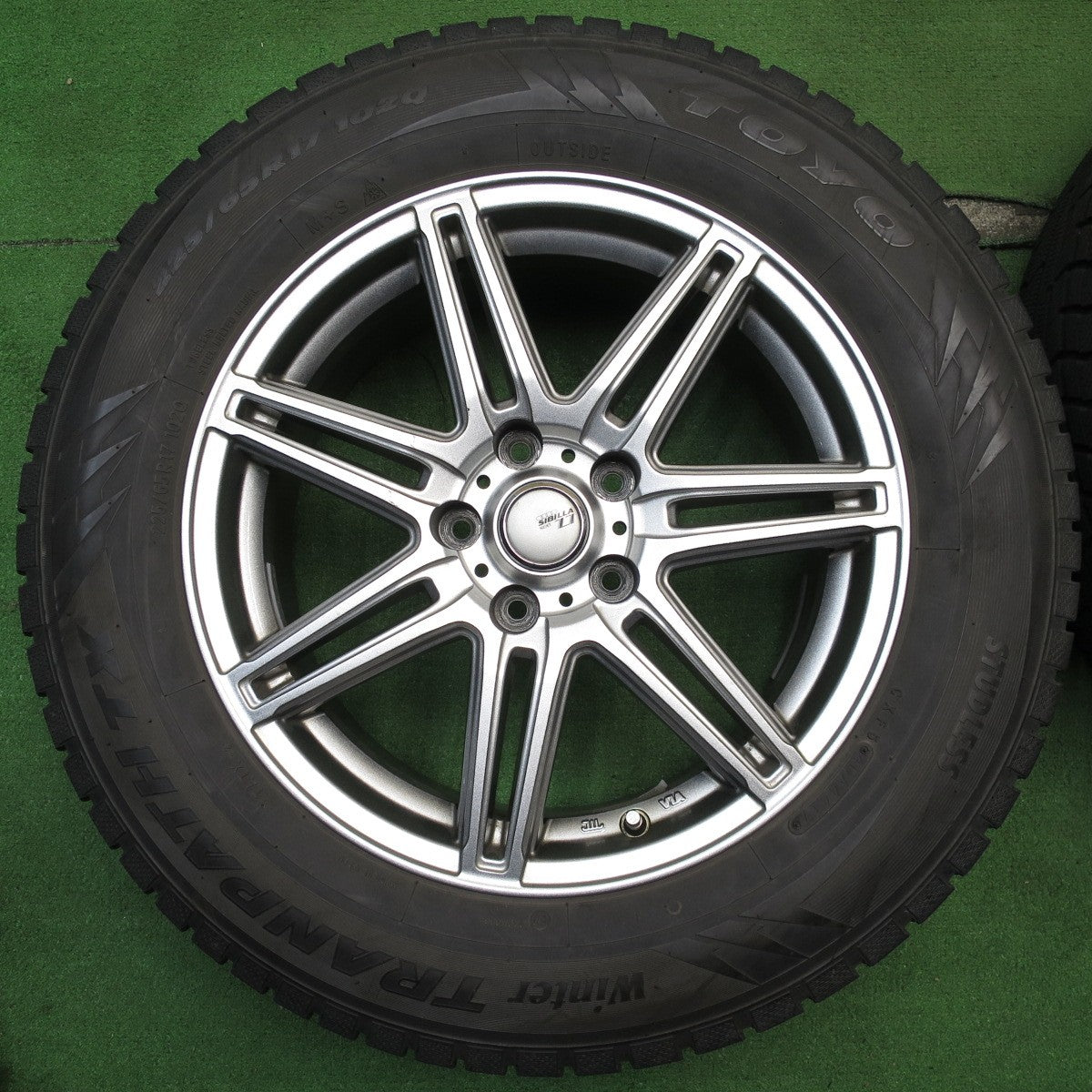 バリ溝！キレイ！8.5分★スタッドレス 225/65R17 トーヨー ウインター トランパス TX SIBILLA NEXT Z7 シビラ 17インチ PCD114.3/5H★5052001NJス