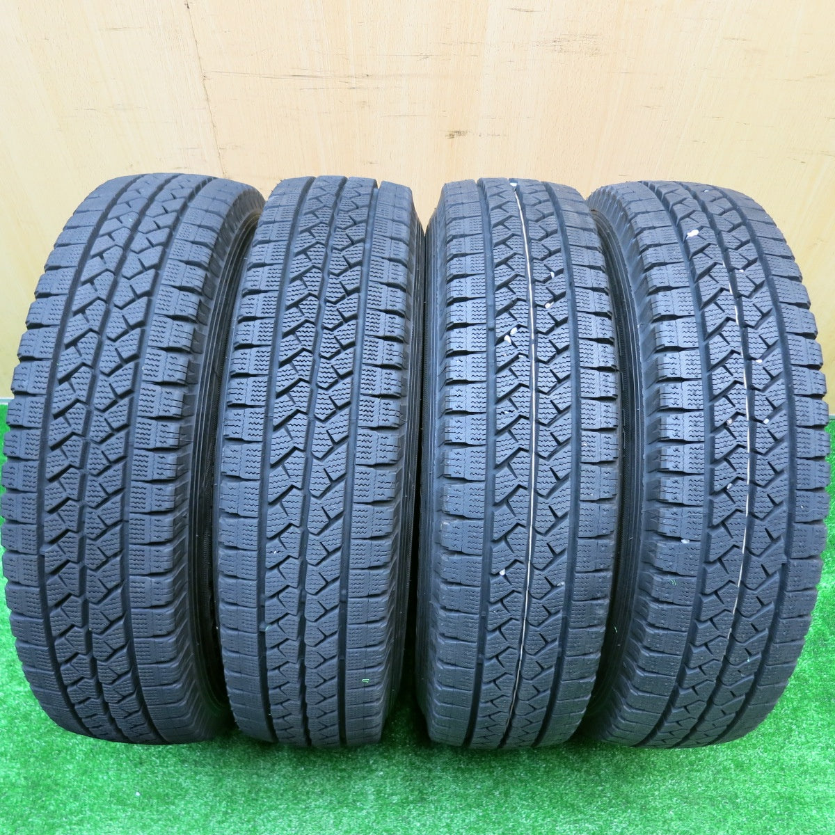 バリ溝！23年！ほぼ10分★スタッドレス 165R14 8PR ブリヂストン ブリザック VL1 スチール ホイール 14インチ PCD100 114.3/4H マルチ★5100906HAス