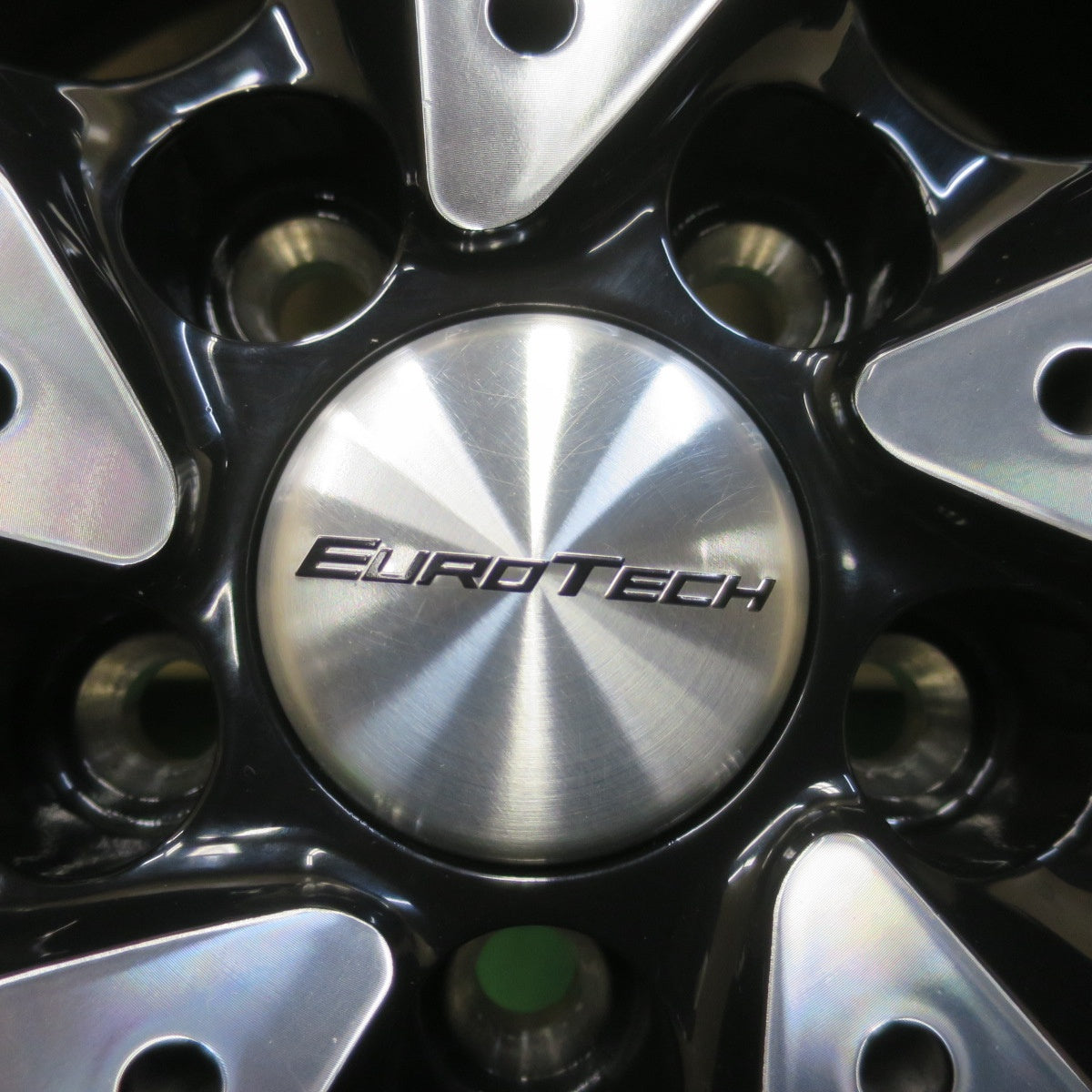 バリ溝！22年！キレイ！9.5分★ボルボ V40 V60 EUROTECH GAYA SOLI 235/60R17 スタッドレス ヨコハマ アイスガード G075 17インチ ユーロテック ガヤ ソリ PCD108/5H★6030506イス