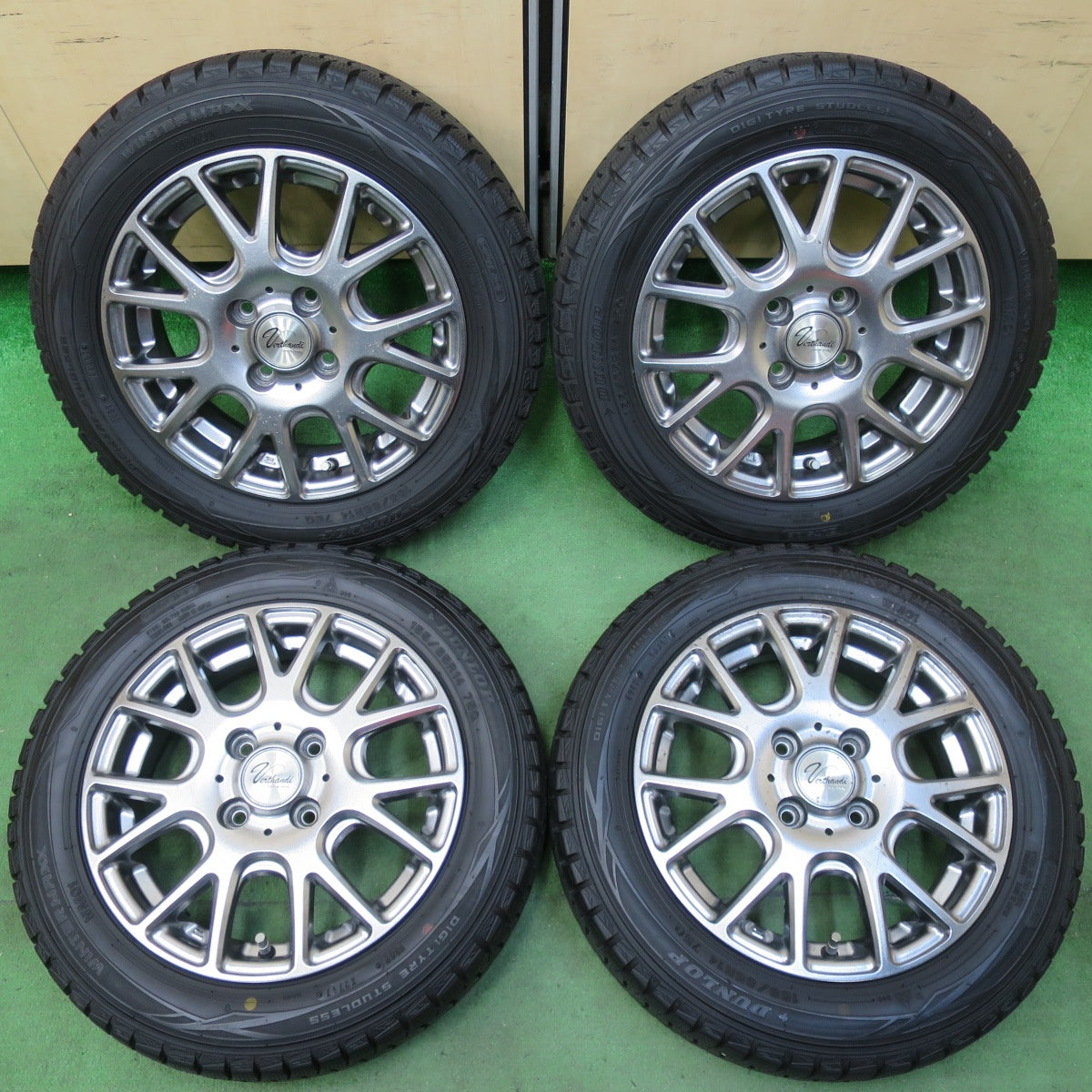 [送料無料] バリ溝！9.5分以上★スタッドレス 155/65R14 ダンロップ ウインターマックス WM01 Verthandi ヴェルザンディ ヴェルサンディ 14インチ PCD100/4H★5012708イス