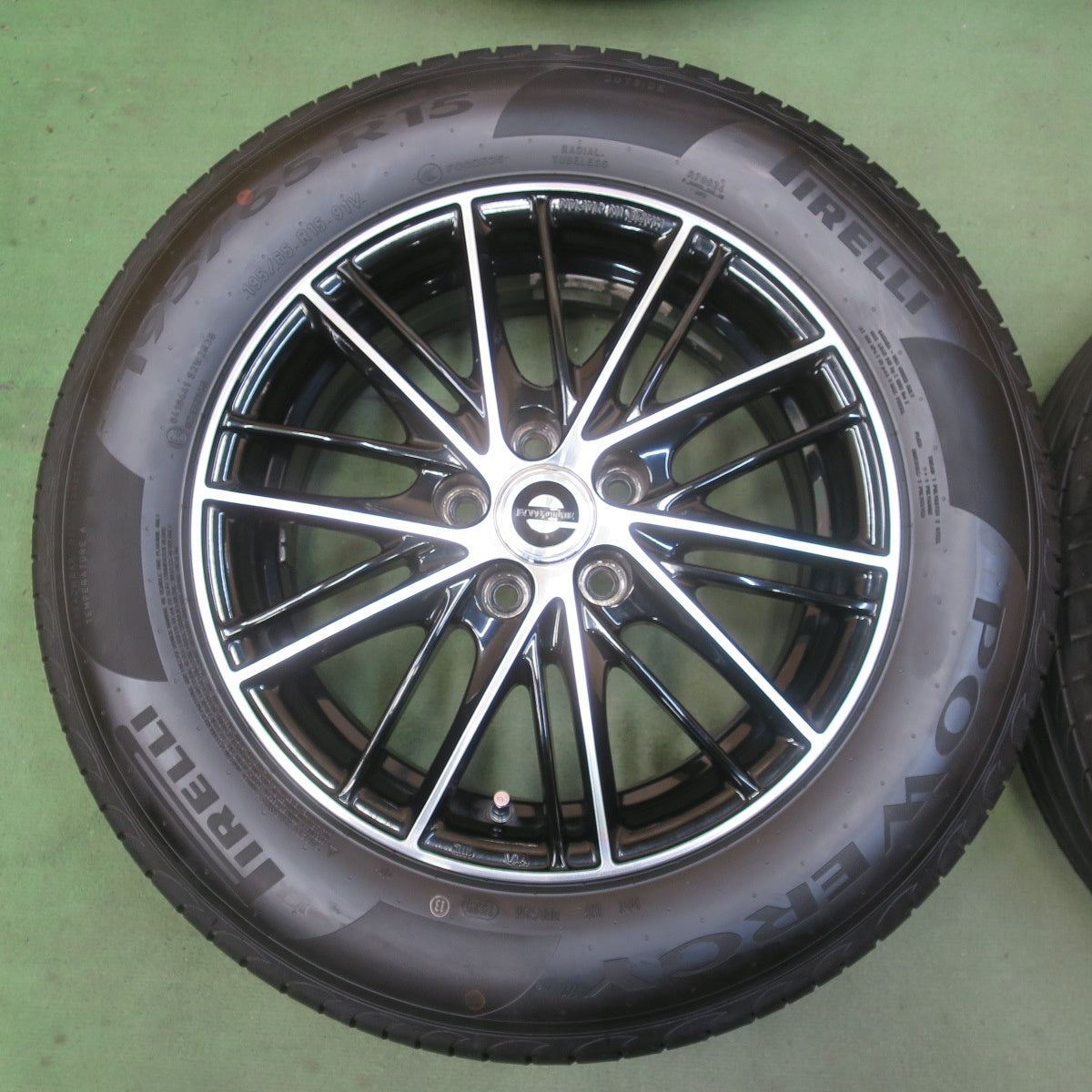 バリ溝！25年！キレイ！8.5分◎プリウス 等 195/65R15 ピレリ POWERGY ECO FORME CRS111 エコフォルム パワジー 15インチ PCD100/5H◎6061511イノ
