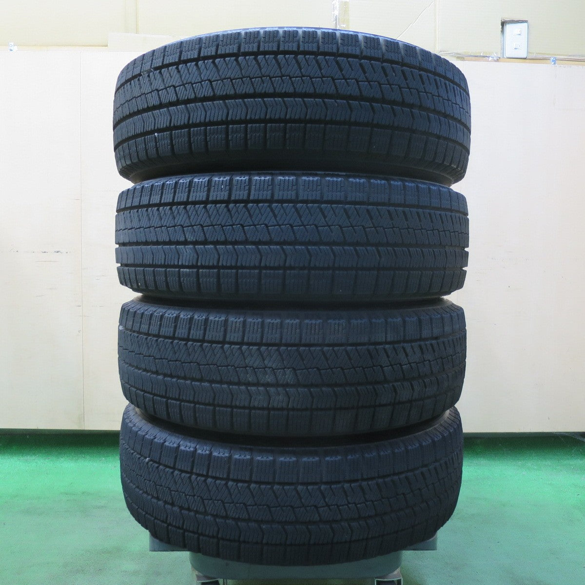 キレイ！23年★スタッドレス 185/65R15 ブリヂストン ブリザック VRX2 BRANDLE-LINE ブランドルライン 15インチ PCD114.3/5H★5081603イス