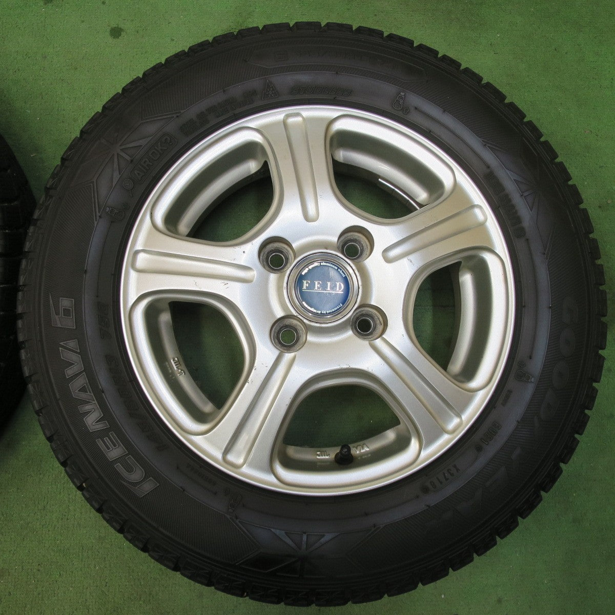 バリ溝！9.5分★スタッドレス 145/80R13 グッドイヤー アイスナビ6 FEID フェイド 13インチ PCD100/4H★5122403イス