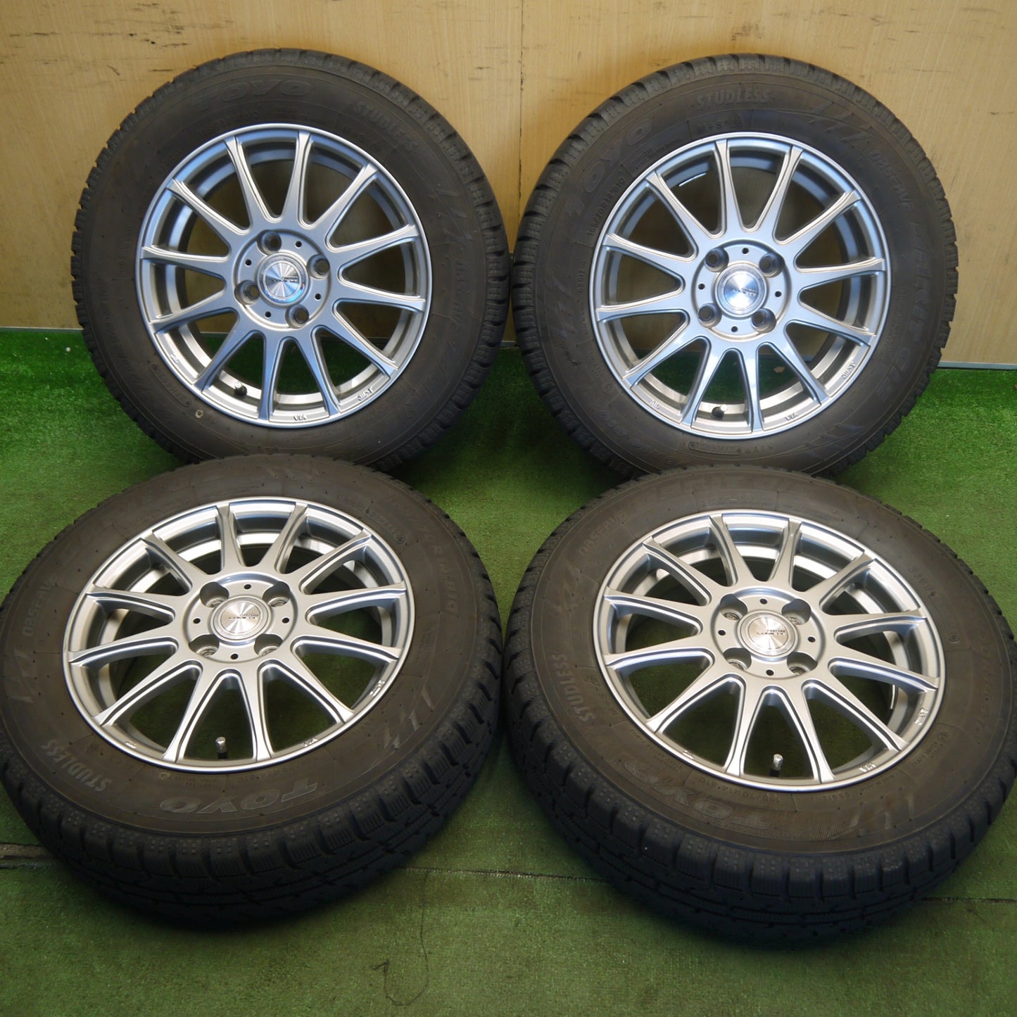バリ溝！キレイ！8.5分★スタッドレス 165/70R14 トーヨー オブザーブ ガリット GIZ ravrion LUMIERE ラブリオン 14インチ PCD100/4H★6060102Hス