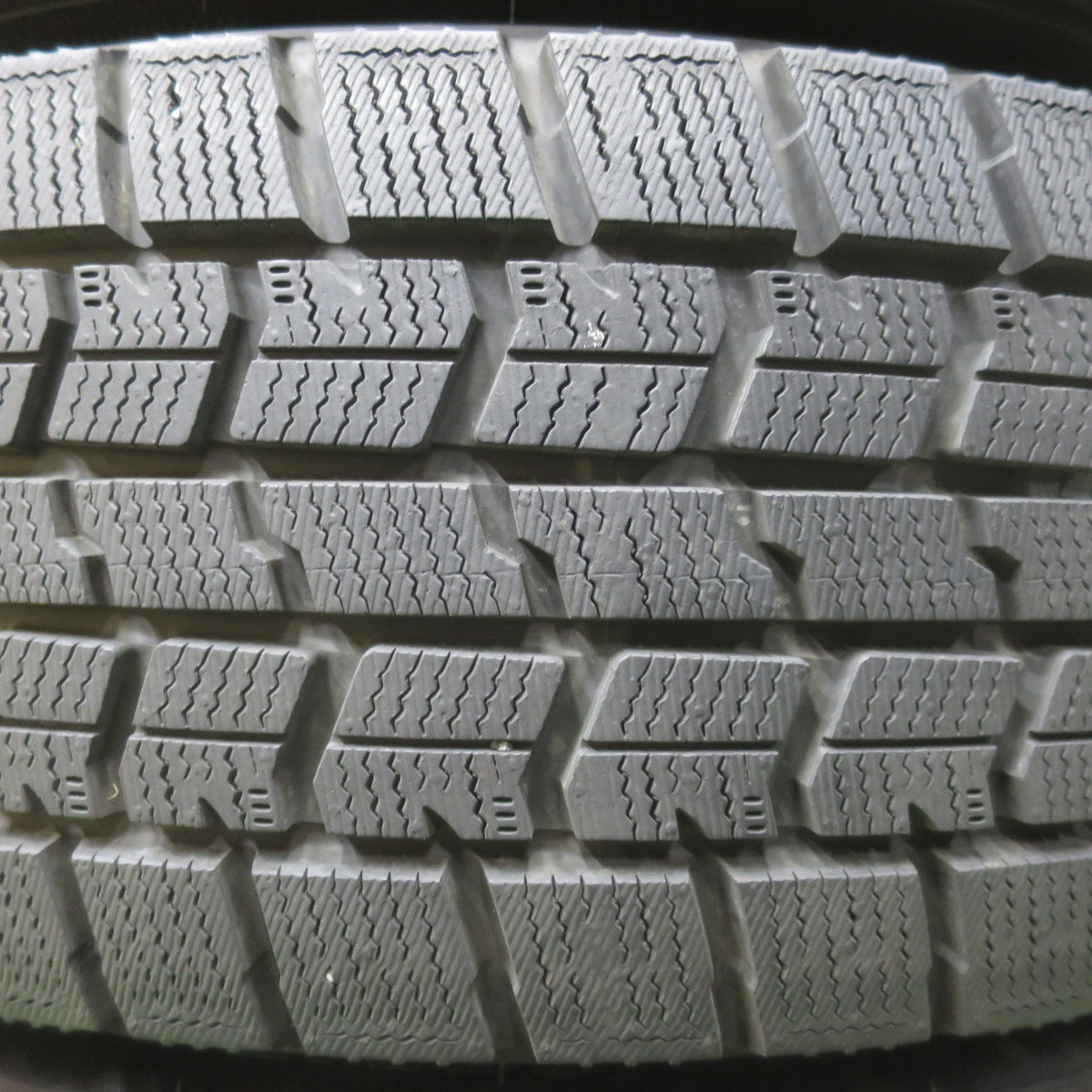 超バリ溝！22年！キレイ！ほぼ10分★スタッドレス 215/60R17 グッドイヤー アイスナビ7 ravrion RS01 ラブリオン 17インチ PCD114.3/5H★6041605イス