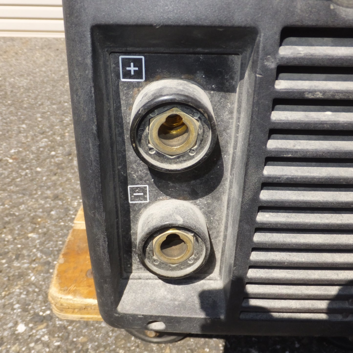 [送料無料] 岐阜発★マイト工業 might リチウムイオンバッテリー溶接機 LBW-150　100V 500W 50/60Hz★