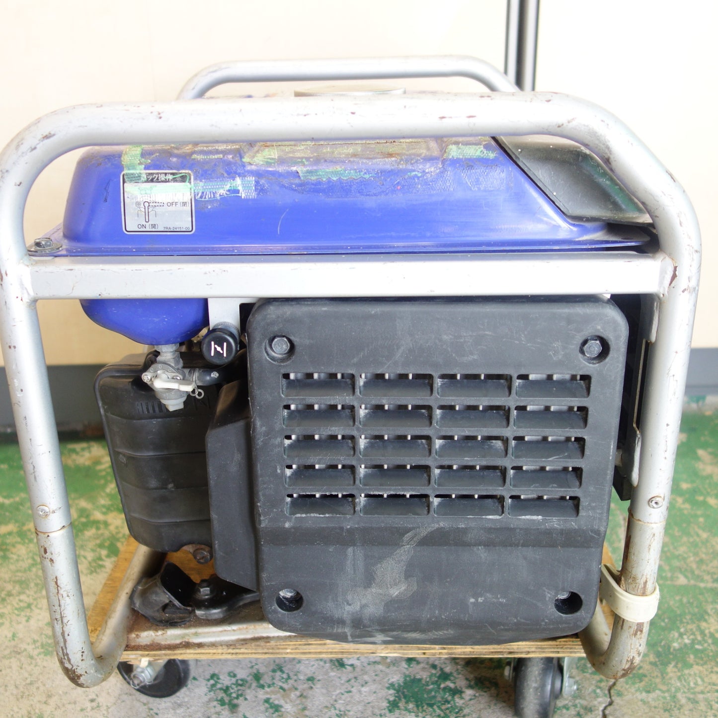 [送料無料] ☆ヤマハ 100V 2.5KVA インバーター 発電機 EF2500i 50 / 60Hz ガソリンエンジン☆