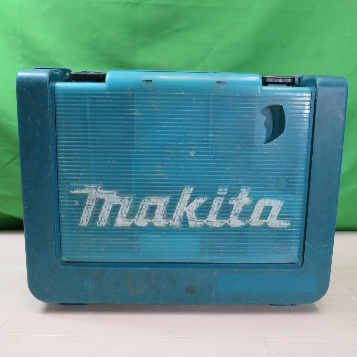 [送料無料] ☆マキタ 18mm 充電式 ハンマ ドリル 18V HR182D 充電器 バッテリー ケース付き 穴あけ はつり 電動 工具☆