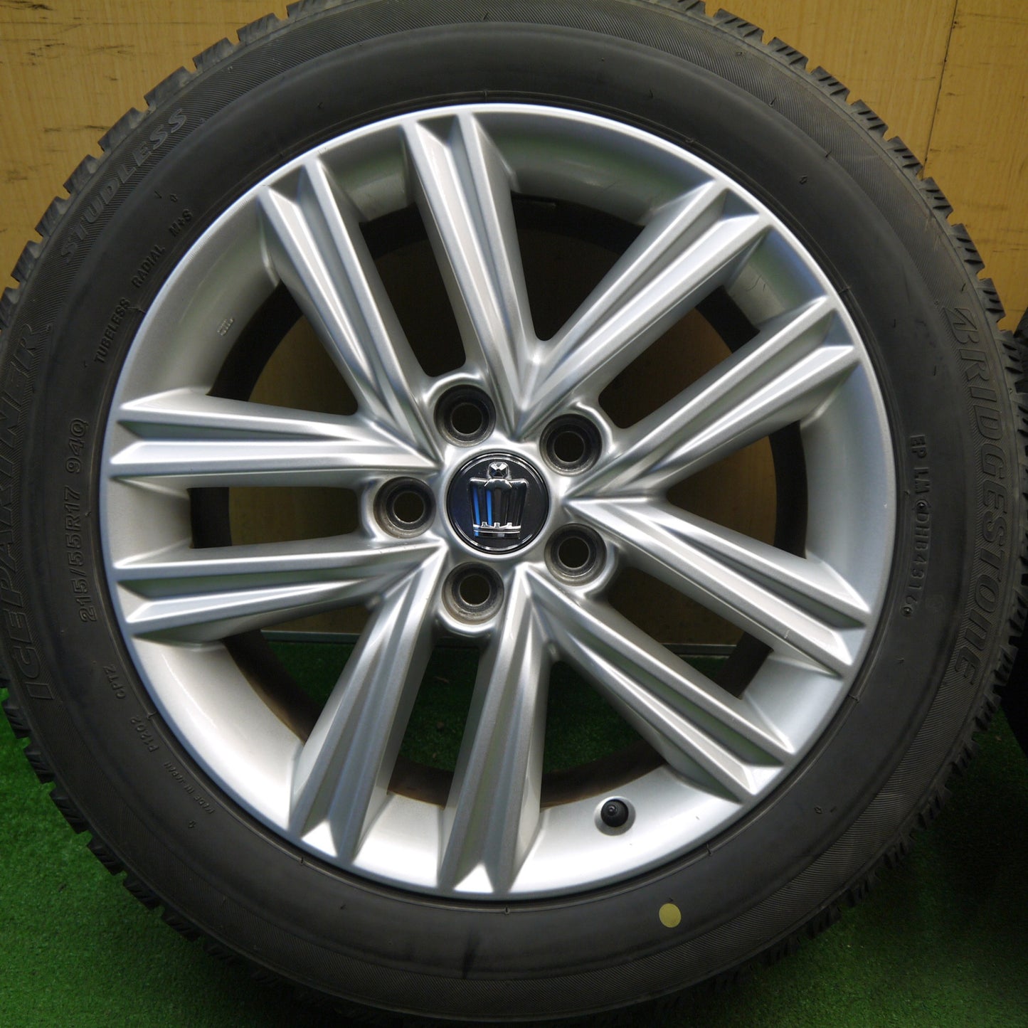 バリ溝！キレイ！8.5分★トヨタ 210系 クラウン アスリート 純正 215/55R17 スタッドレス ブリヂストン アイスパートナー 17インチ PCD114.3/5H★6040105Hス