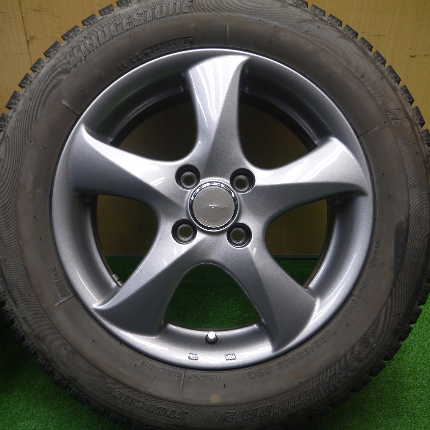[送料無料] バリ溝！キレイ！8.5分★スタッドレス 185/65R15 ブリヂストン アイスパートナー2 TOPRUN トップラン 15インチ PCD100/4H★4110101Hス