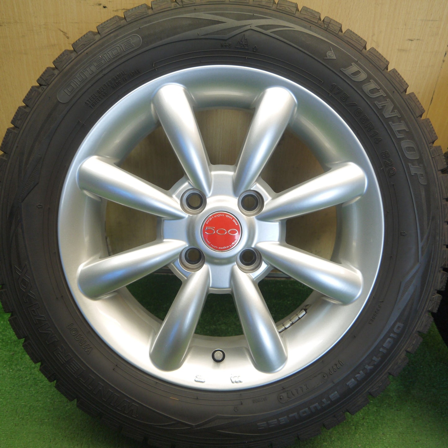 バリ溝！キレイ！9.5分◎FIAT フィアット 500 TARGA AGA 500 175/65R14 スタッドレス ダンロップ ウインターマックス WM01 14インチ PCD98/4H◎6071504Hス