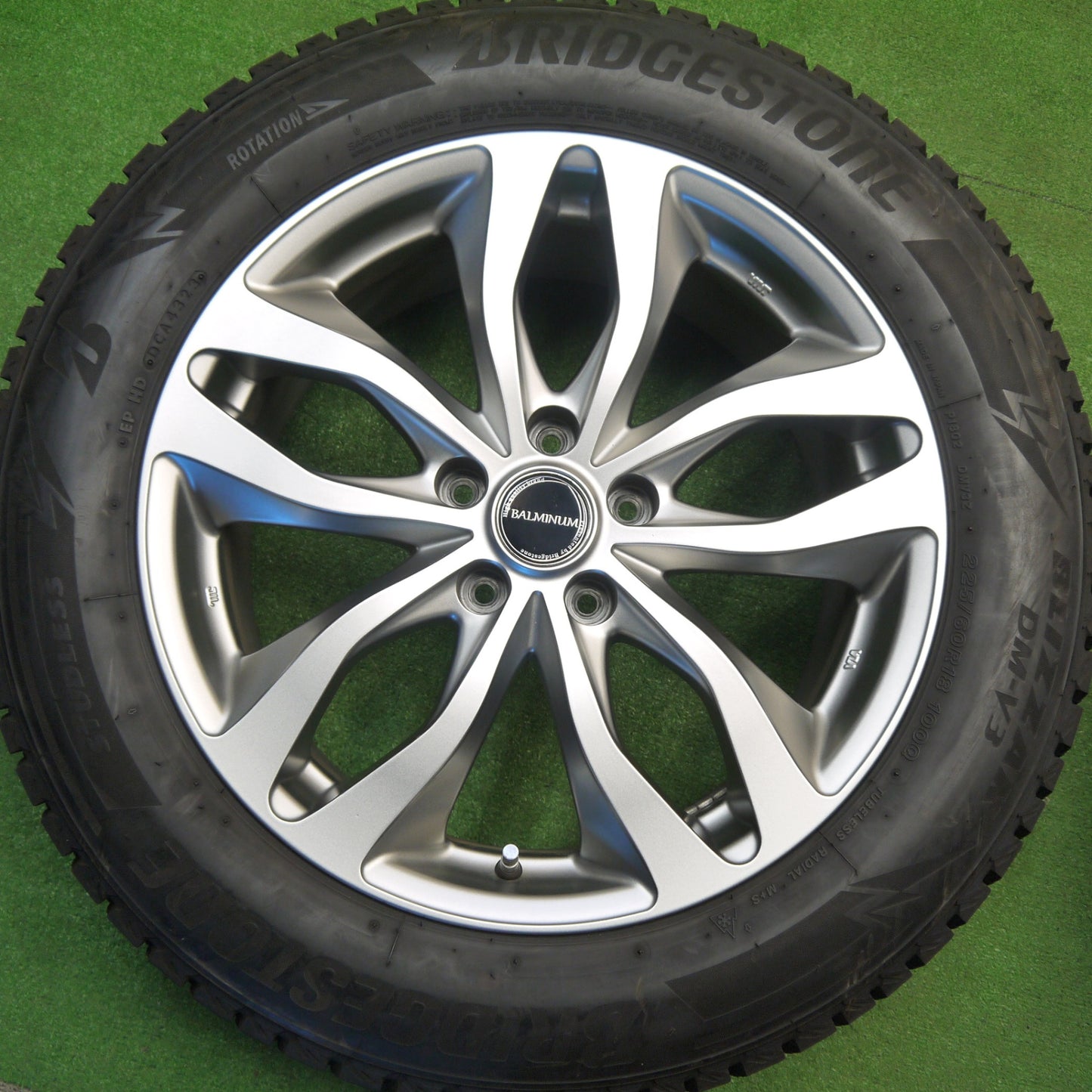 バリ溝！23年！キレイ！9分★スタッドレス 225/60R18 ブリヂストン ブリザック DM-V3 BALMINUM バルミナ 18インチ PCD114.3/5H★5111406Hス