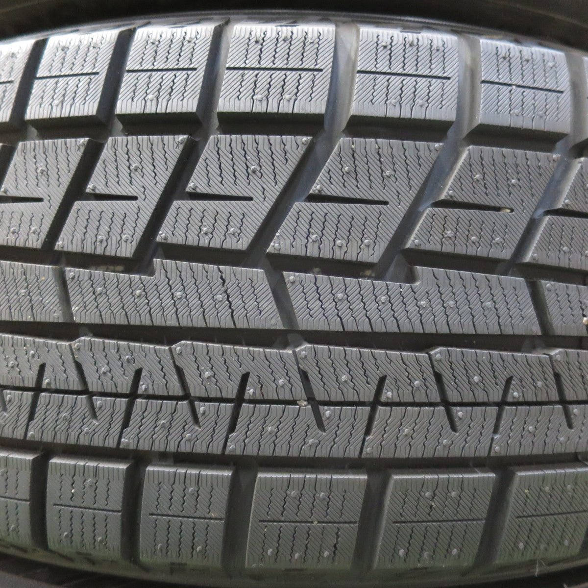 ほぼ未使用！22年！キレイ★スタッドレス 215/65R16 ヨコハマ アイスガード iG60 GRASS グラス 16インチ PCD114.3/5H★5103112イス