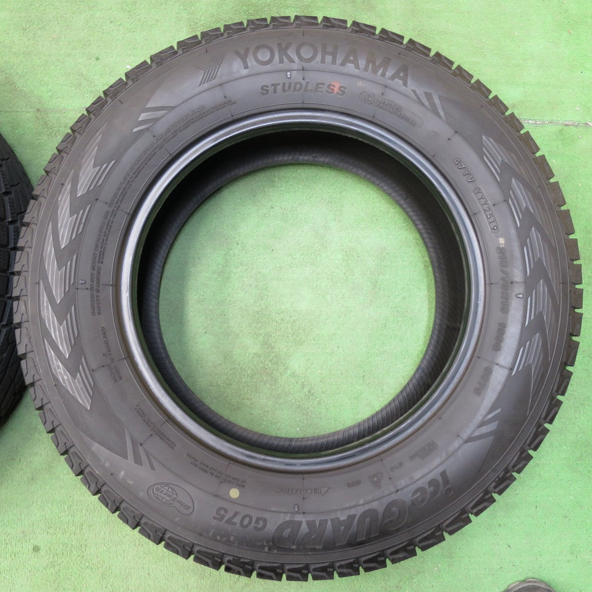 [送料無料] バリ溝！8.5分★スタッドレス 215/70R16 ヨコハマ アイスガード G075 タイヤ 16インチ エクストレイル デリカ D:5 等★5010816イスタ
