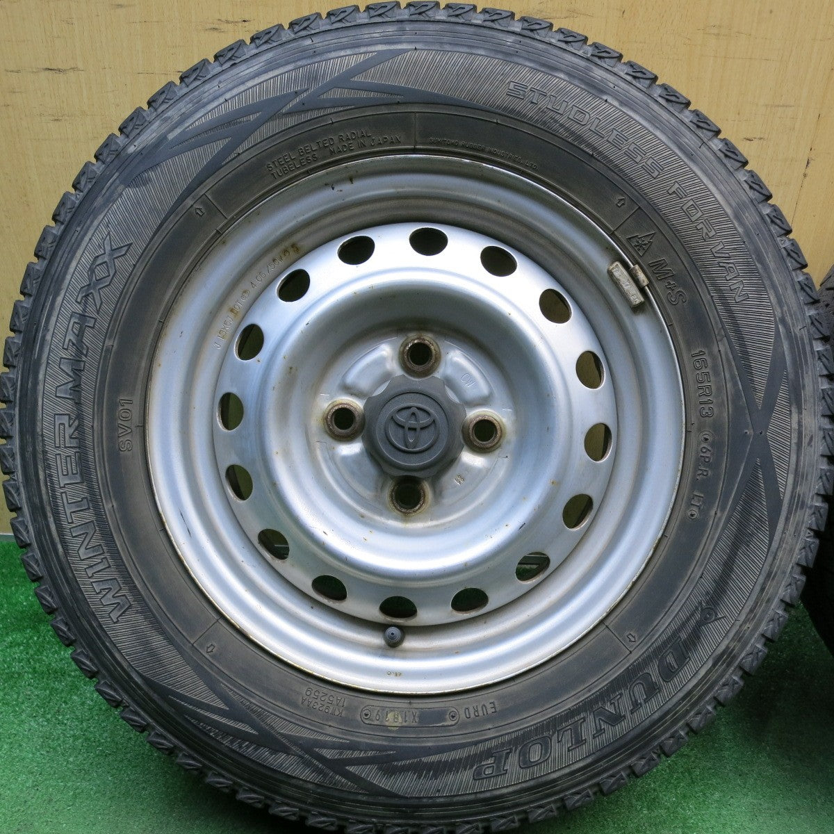 バリ溝！8.5分◎トヨタ プロボックス サクシード 等 純正 スチール 165R13 6PR スタッドレス ダンロップ ウインターマックス SV01 13インチ PCD100/4H◎6073008HAス