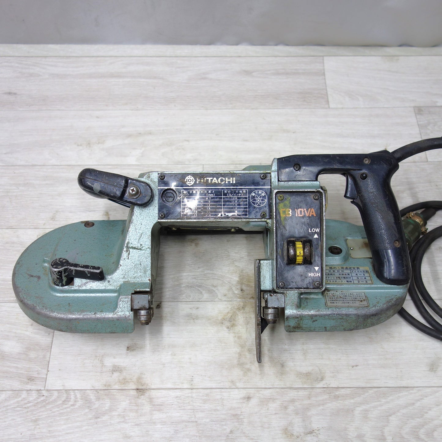 [送料無料] ◆HITACHI 日立工機 100mm ロータリバンドソー CB10VA 切断機 電動工具 100V◆