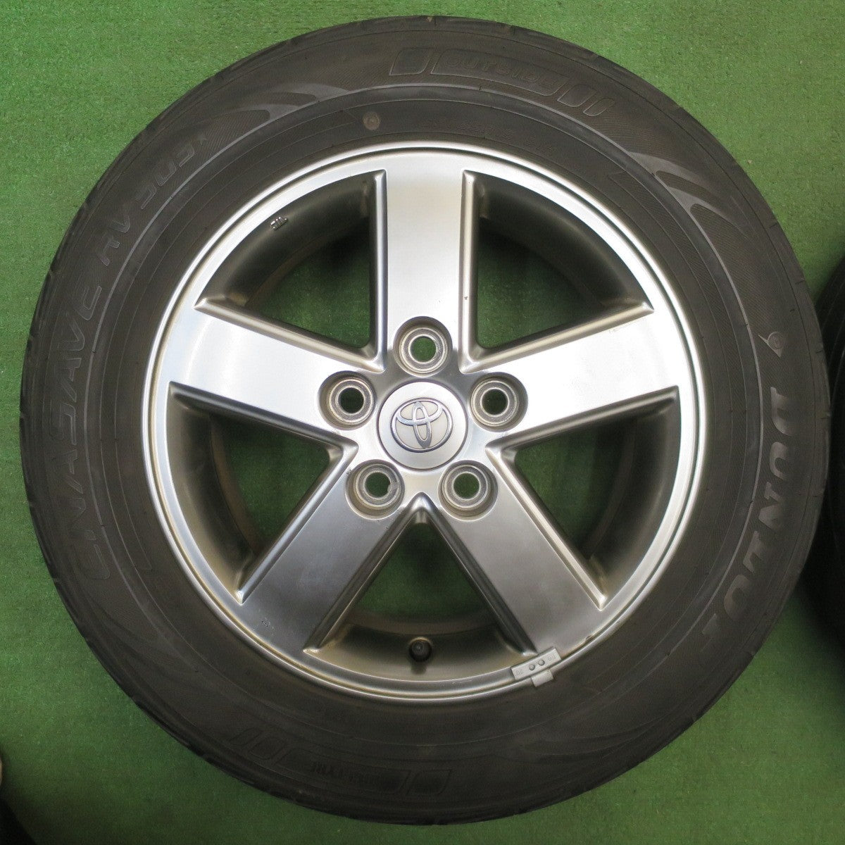 4本価格★トヨタ 60系 ノア ヴォクシー 純正 195/65R15 ダンロップ エナセーブ RV503 15インチ PCD114.3/5H★6032303NJノ