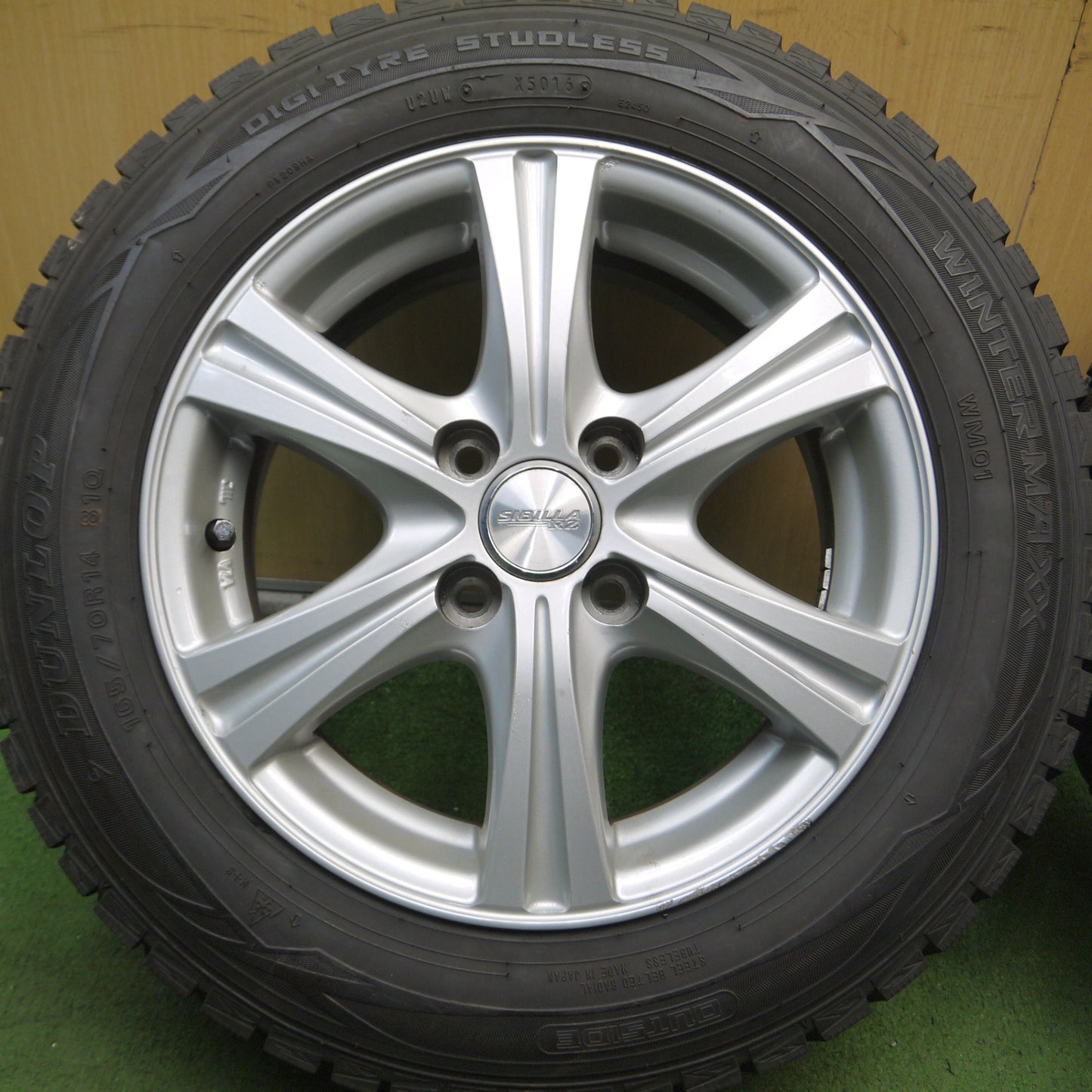 *送料無料* 超バリ溝！ほぼ10分★スタッドレス 165/70R14 ダンロップ ウインターマックス WM01 SIBILLA RZ シビラ 14インチ PCD100/4H★4060502Hス