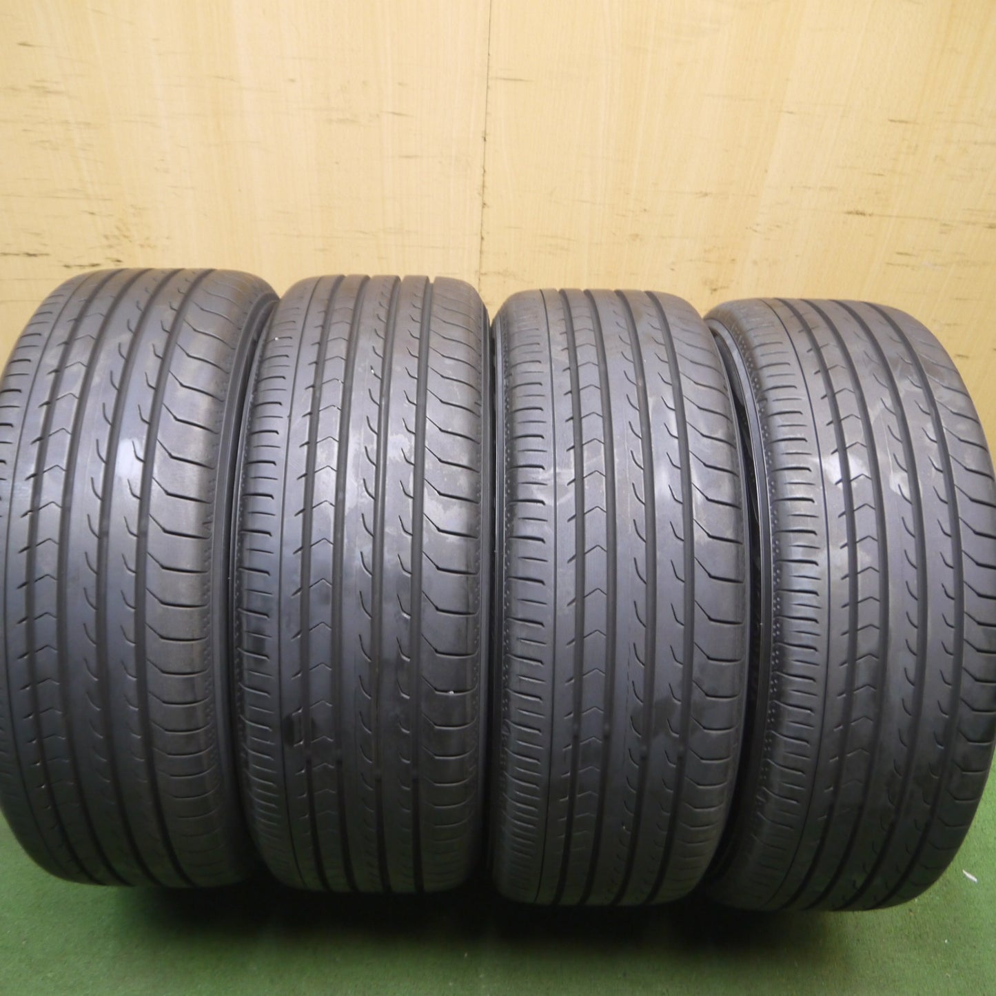*送料無料* バリ溝！22年！9分★215/45R18 ヨコハマ BluEarth-RV RV03 RiZLEY ライツレー 18インチ PCD114.3/5H★3052302Hノ