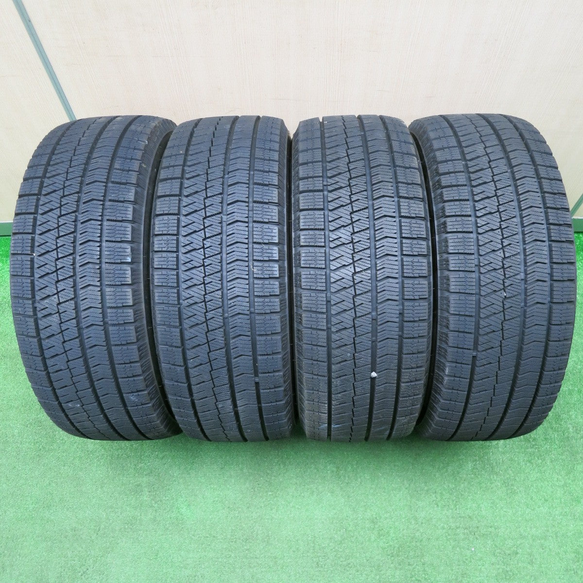 [送料無料] 超バリ溝！22年！キレイ！9.5分以上★86 BRZ 等 205/55R16 スタッドレス ブリヂストン ブリザック VRX2 BALMINUM バルミナ 16インチ PCD100/5H★4121808NJス