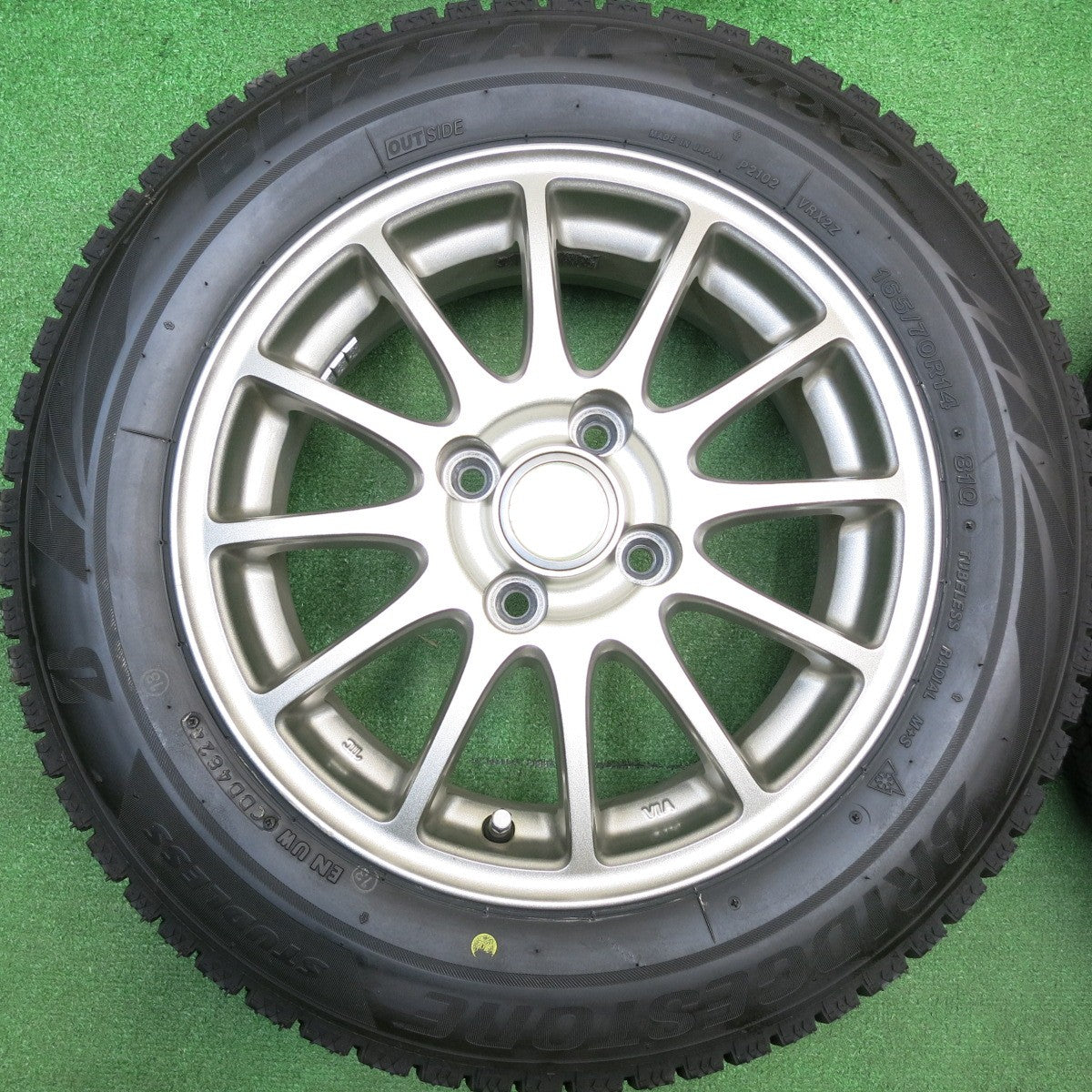 バリ溝！24年！キレイ！ほぼ10分★スタッドレス 165/70R14 ブリヂストン ブリザック VRX2 ECO FORME エコフォルム 14インチ PCD100/4H★5121412HAス