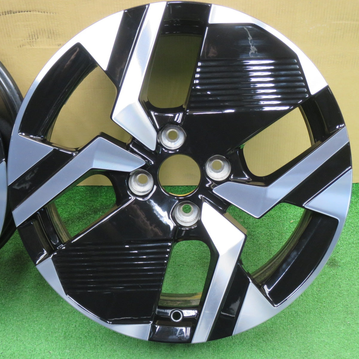 4本価格★プジョー 2008 純正 ホイール 17インチ 17×6.5J PCD108/4H★6060502NKホ
