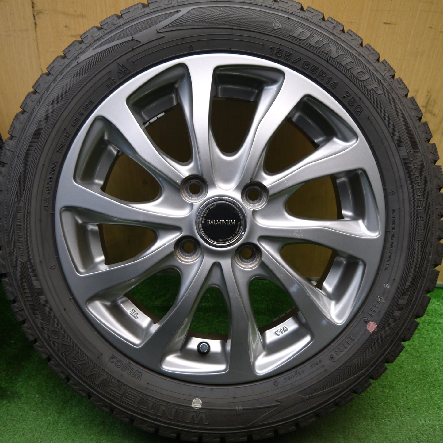 バリ溝！23年！キレイ！9.5分★スタッドレス 155/65R14 ダンロップ ウインターマックス WM02 BALMINUM バルミナ 14インチ PCD100/4H★5042107Hス