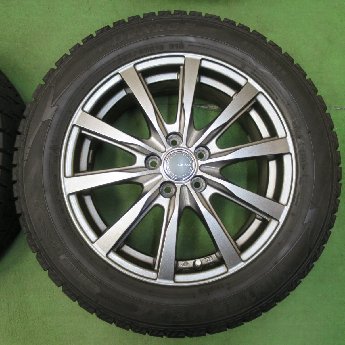 [送料無料] バリ溝！22年！キレイ！9.5分★インプレッサ 等 205/55R16 スタッドレス ダンロップ ウインターマックス WM02 GRASS グラス 16インチ PCD100/5H★5011809イス