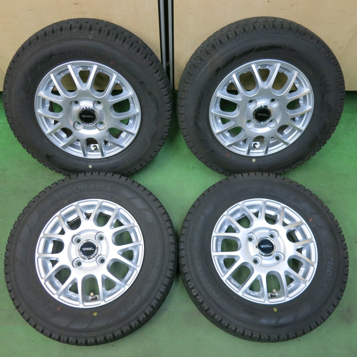 バリ溝！24年！キレイ！9.5分★スタッドレス 145/80R12 80/78N ヨコハマ SY01 TOPRUN トップラン 12インチ PCD100/4H★5072317SYス