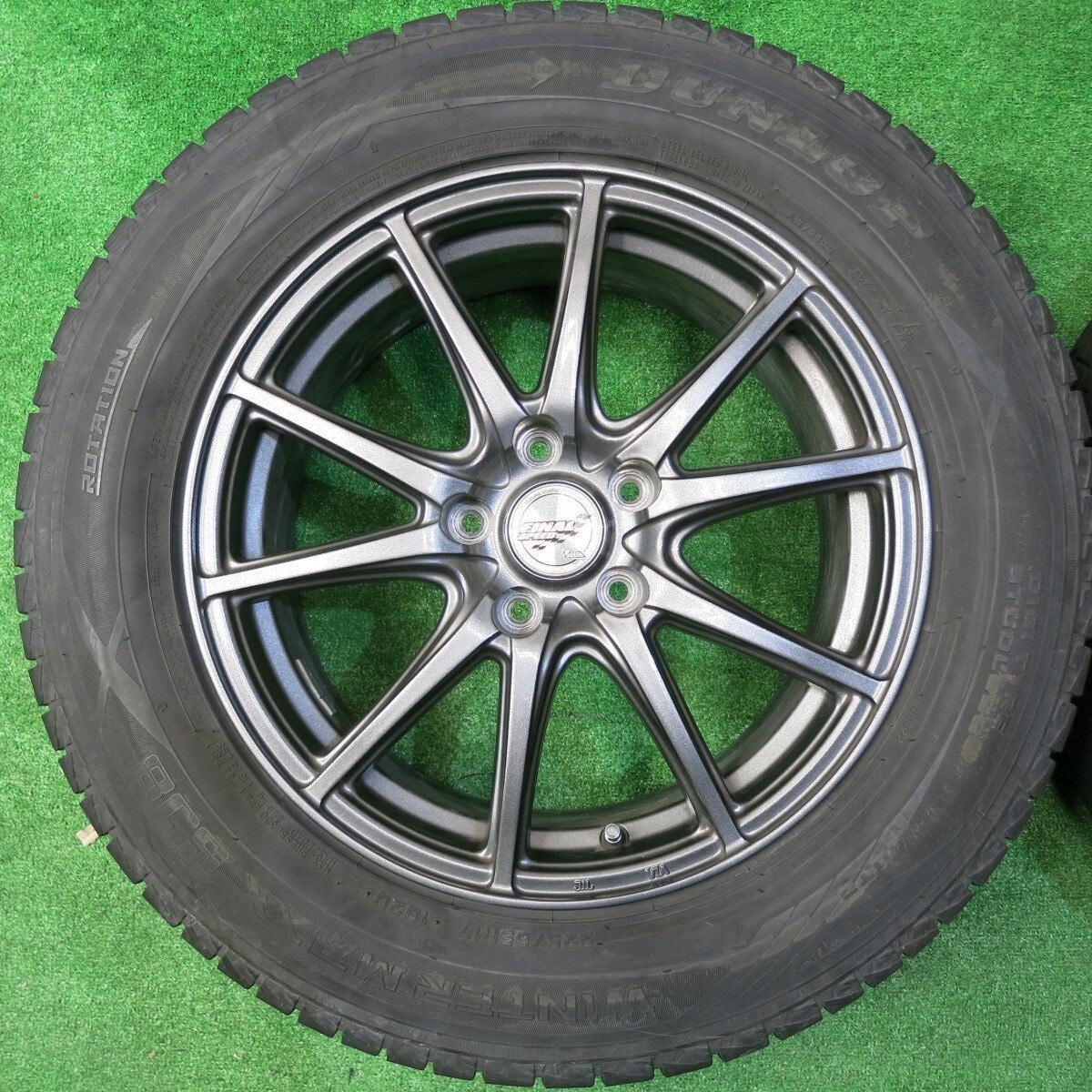 バリ溝！キレイ！9分★スタッドレス 225/65R17 ダンロップ ウインターマックス SJ8 FINAL SPEED MID ファイナルスピード 17インチ PCD114.3/5H★5031402NJス