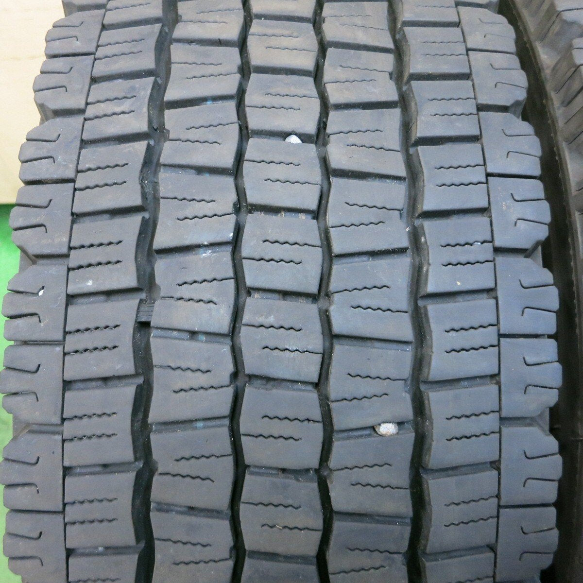 2本 23年★トラック タイヤ 245/70R19.5 136/134J スタッドレス ダンロップ デクテス SP081 DECTES 19.5インチ★5030302ナスタ