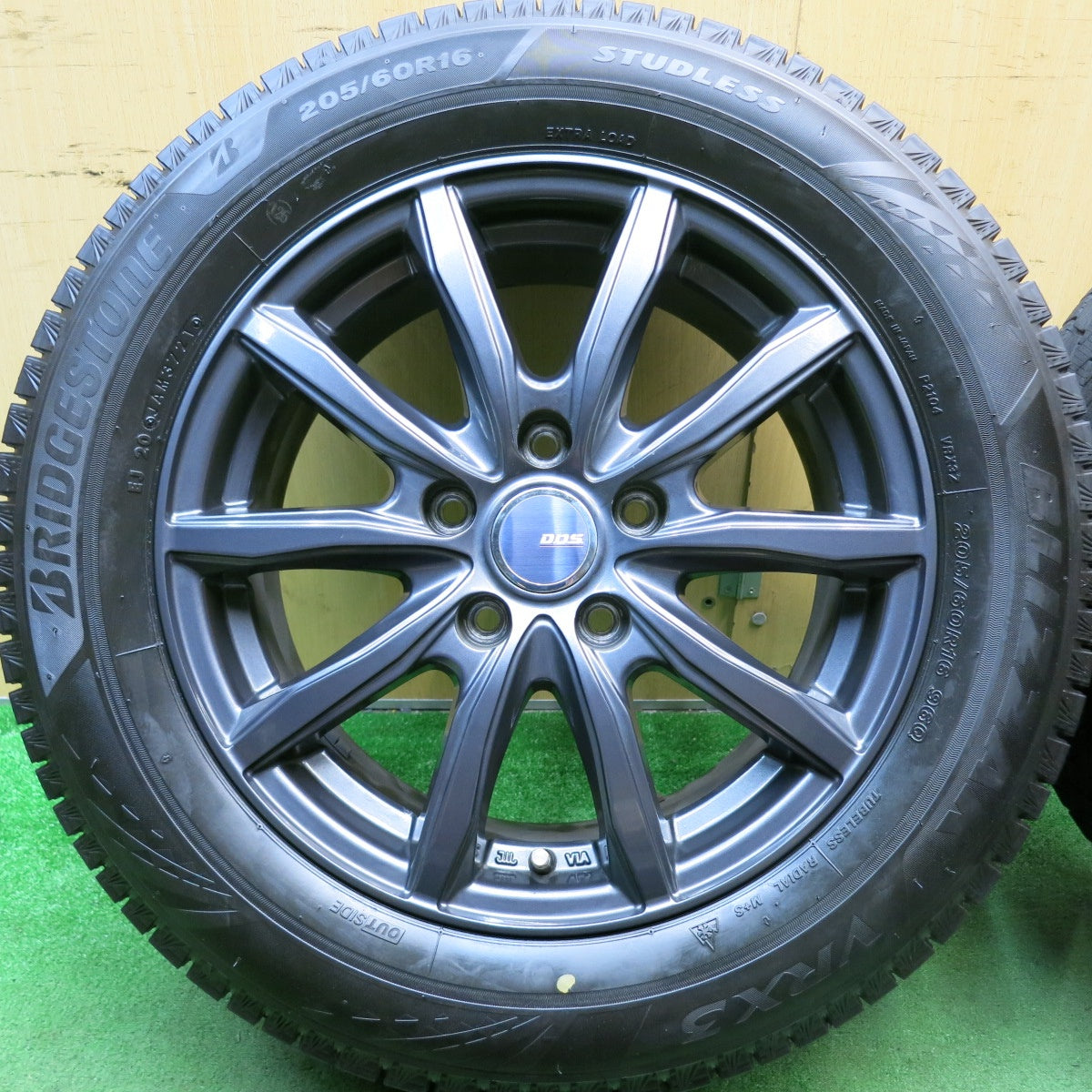 バリ溝！21年！キレイ！9.5分★スタッドレス 205/60R16 ブリヂストン ブリザック VRX3 D.O.S. DOS 16インチ PCD114.3/5H★5072607HAス
