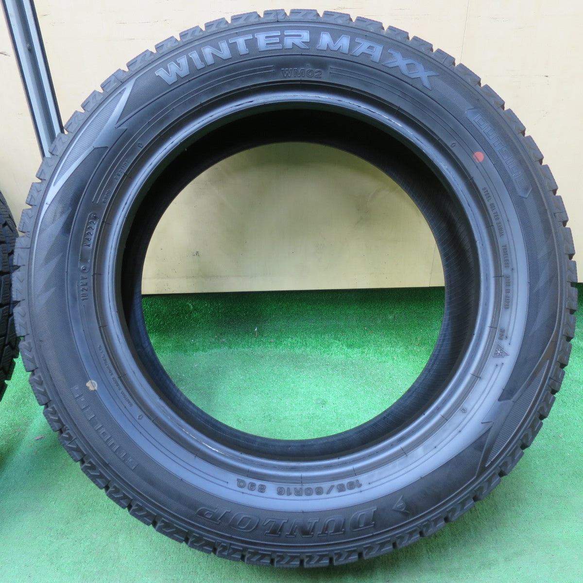 [送料無料] バリ溝！22年！8.5分★スタッドレス 195/60R16 ダンロップ ウインターマックス WM02 タイヤ 16インチ セレナ ラフェスタ ウィッシュ等★4120303イスタ
