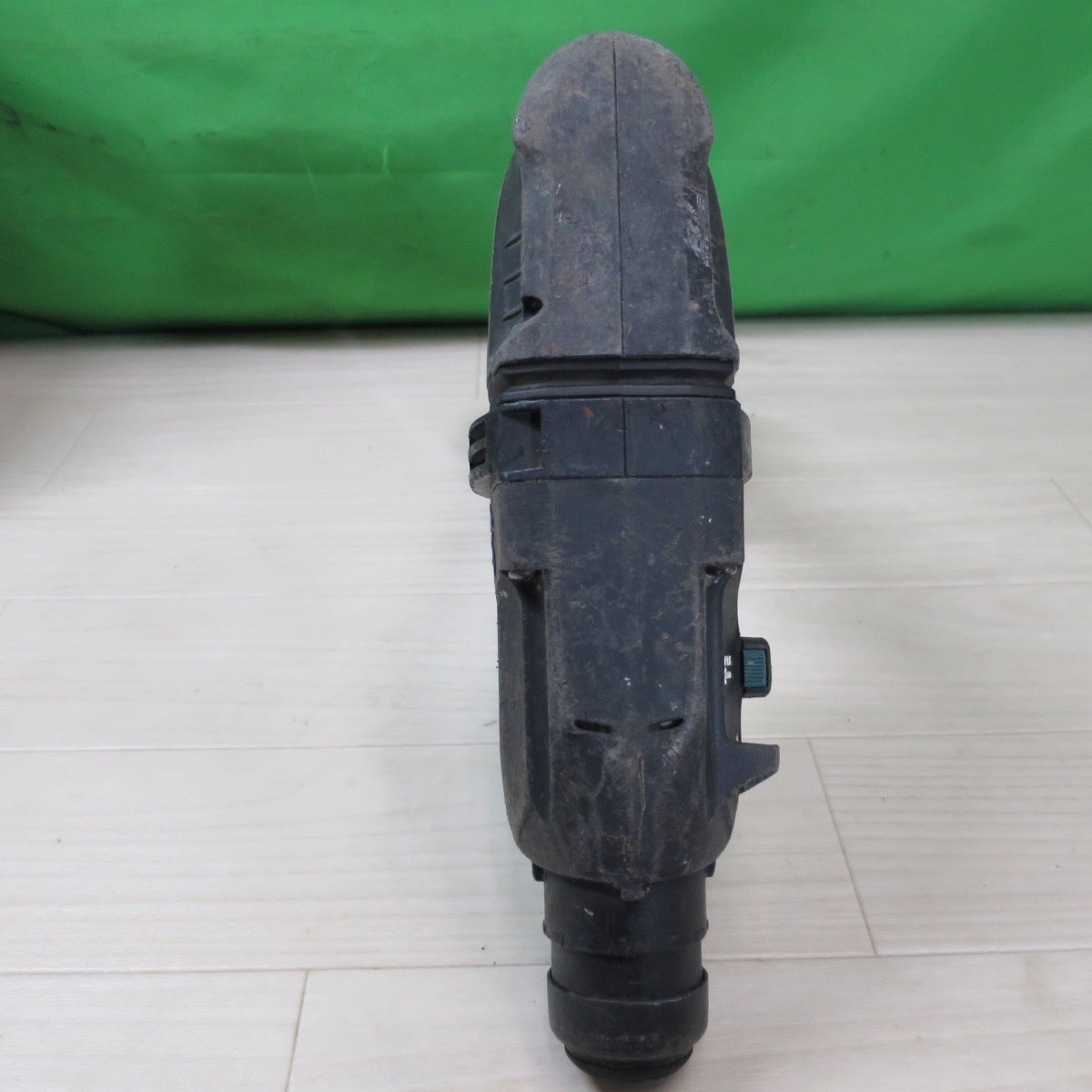 [送料無料] ☆マキタ 18mm 充電式 ハンマ ドリル 18V HR182D 充電器 バッテリー ケース付き 穴あけ はつり 電動 工具☆