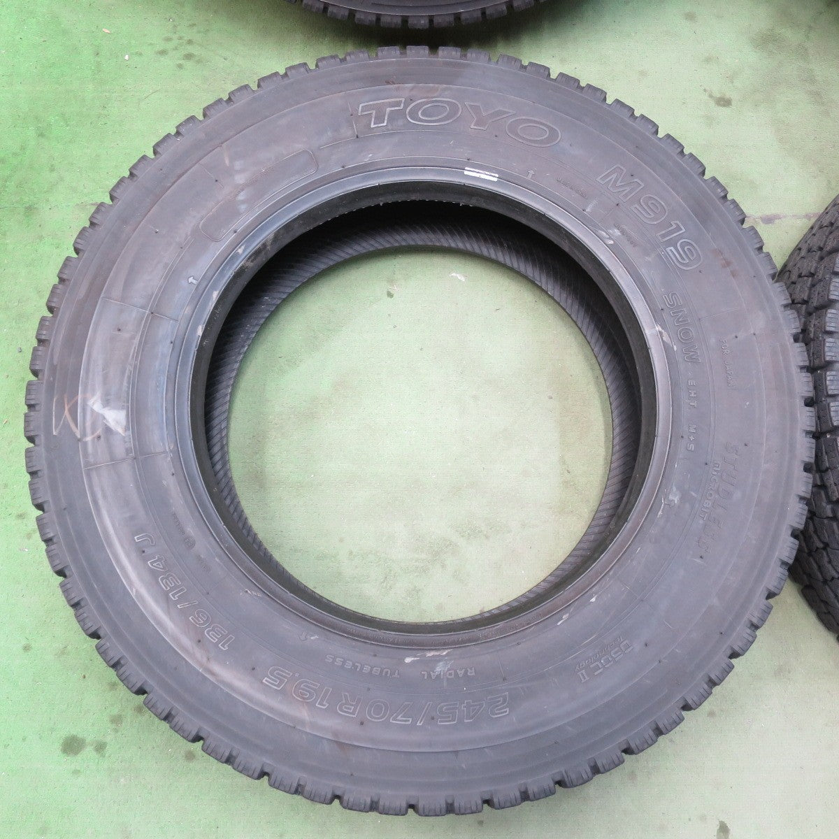 4本価格！22年★トラック タイヤ 245/70R19.5 136/134J スタッドレス トーヨー M919 19.5インチ★6031201イスタ