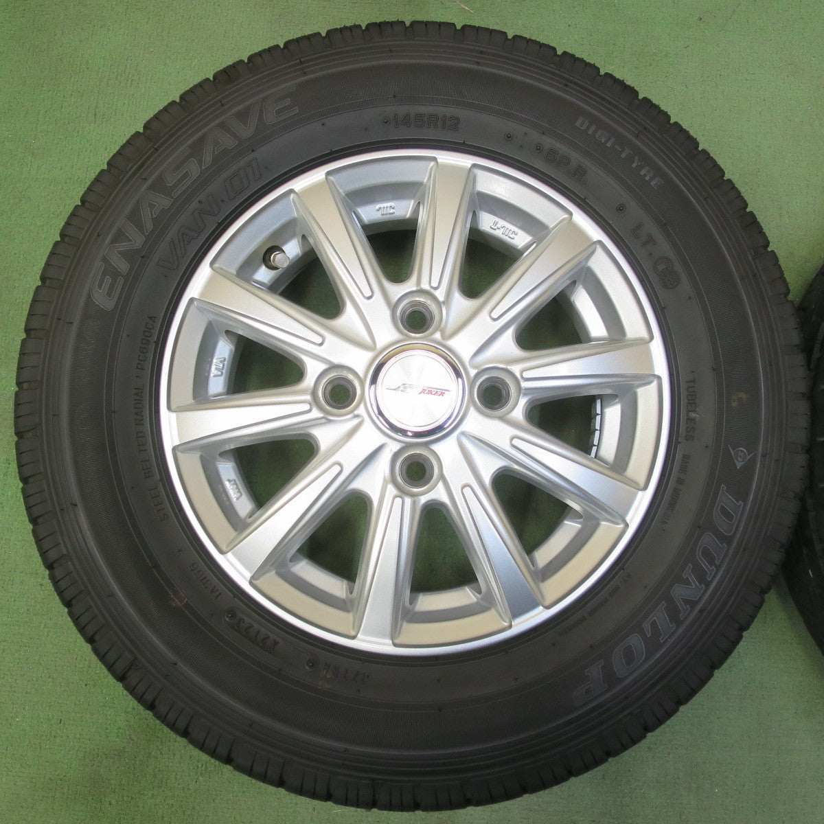バリ溝！23年！キレイ！9.5分以上◎145R12 6PR ダンロップ エナセーブ VAN01 JOKER ジョーカー 12インチ PCD100/4H◎6072208イノ