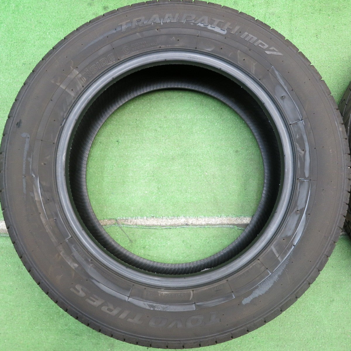 バリ溝！24年！9.5分★195/65R15 トーヨー トランパス MP7 タイヤ 15インチ プリウス エスクァイア ノア ヴォクシー 等★5071703HAノタ