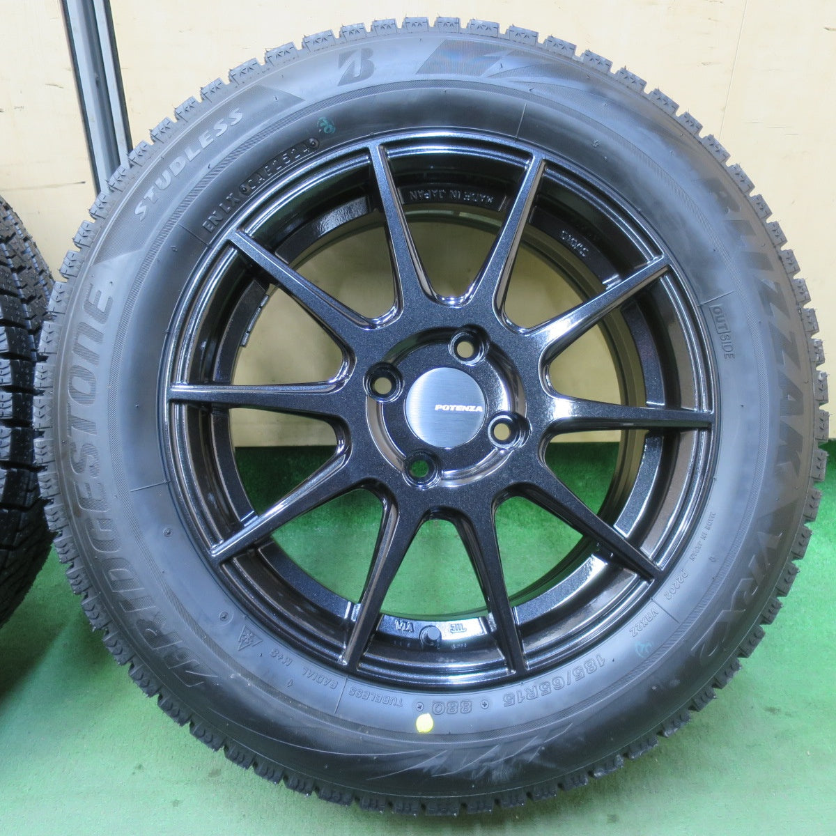 未使用！24年★スタッドレス 185/65R15 ブリヂストン ブリザック VRX2 POTENZA SW010 ポテンザ 15インチ PCD100/4H★5112408イス