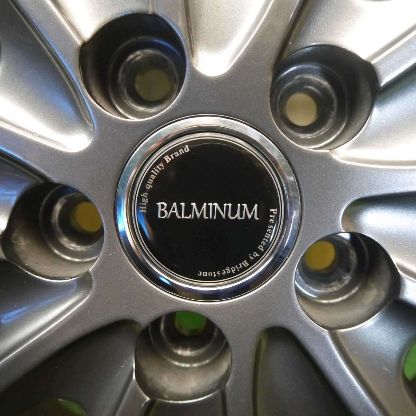 バリ溝！23年！キレイ！9.5分◎ライズ ロッキー 等 195/65R16 スタッドレス ブリヂストン ブリザック VRX3 BALMINUM AR12 バルミナ 16インチ PCD100/5H◎6080303Hス