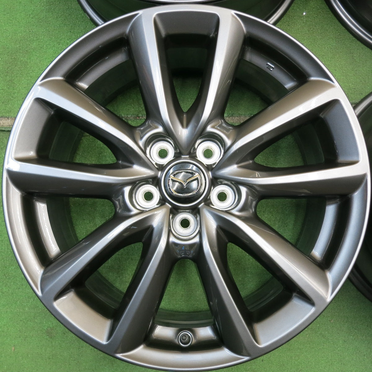 新車外し★マツダ 3 ファストバック 純正 ホイール 18インチ 18×7J PCD114.3/5H★5060703HAホ