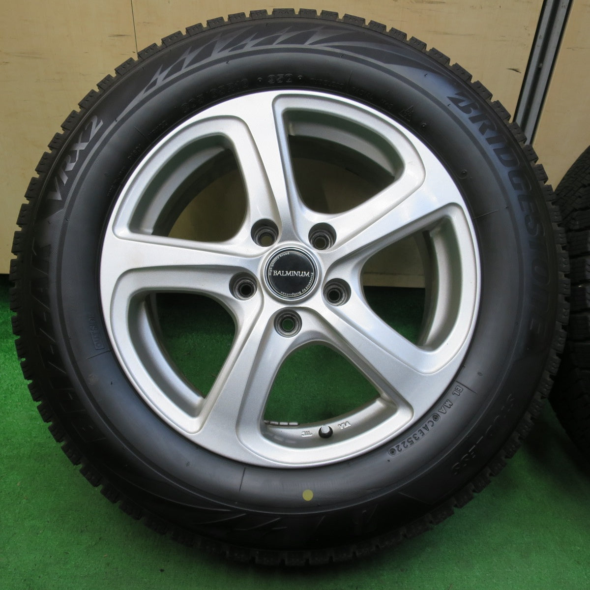 *送料無料* バリ溝！22年！キレイ！9分★スタッドレス 205/65R16 ブリヂストン ブリザック VRX2 BALMINUM バルミナ 16インチ PCD114.3/5H★4080501イス