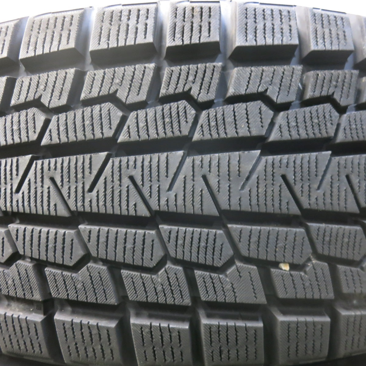 超バリ溝！24年！ほぼ10分★LOXARNY MAGNUS 235/55R20 スタッドレス ヨコハマ アイスガード G075 ロクサーニ マグナス 20インチ PCD114.3/5H★5112102SKス