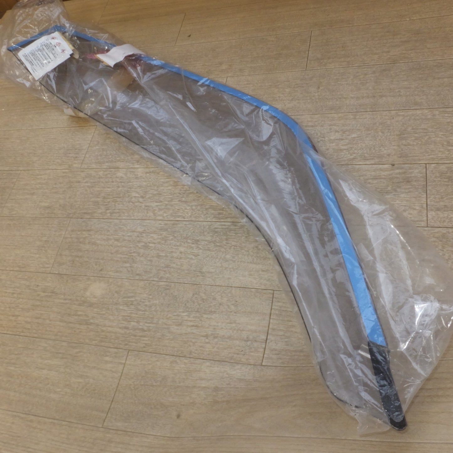 [送料無料] 未使用★三菱 MITSUBISHI パジェロイオ エクシードバイザー MZ562775　フロント 左前 バイザー★