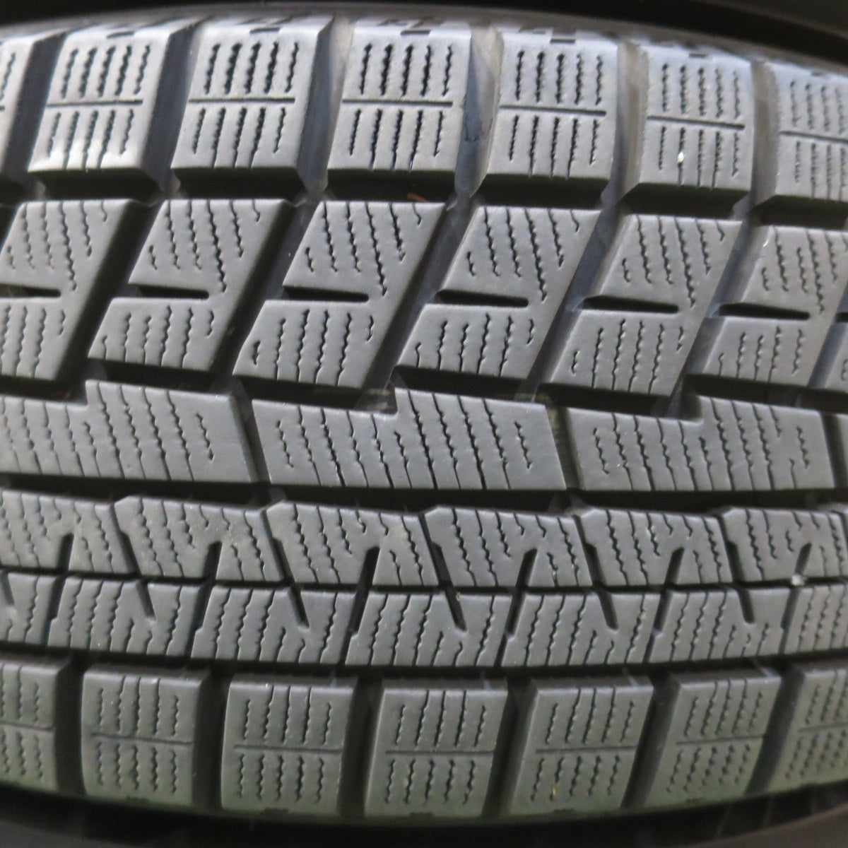 バリ溝！23年！9.5分★スタッドレス 185/65R15 ヨコハマ アイスガード iG60 JOKER ジョーカー 15インチ PCD114.3/5H★6011611イス