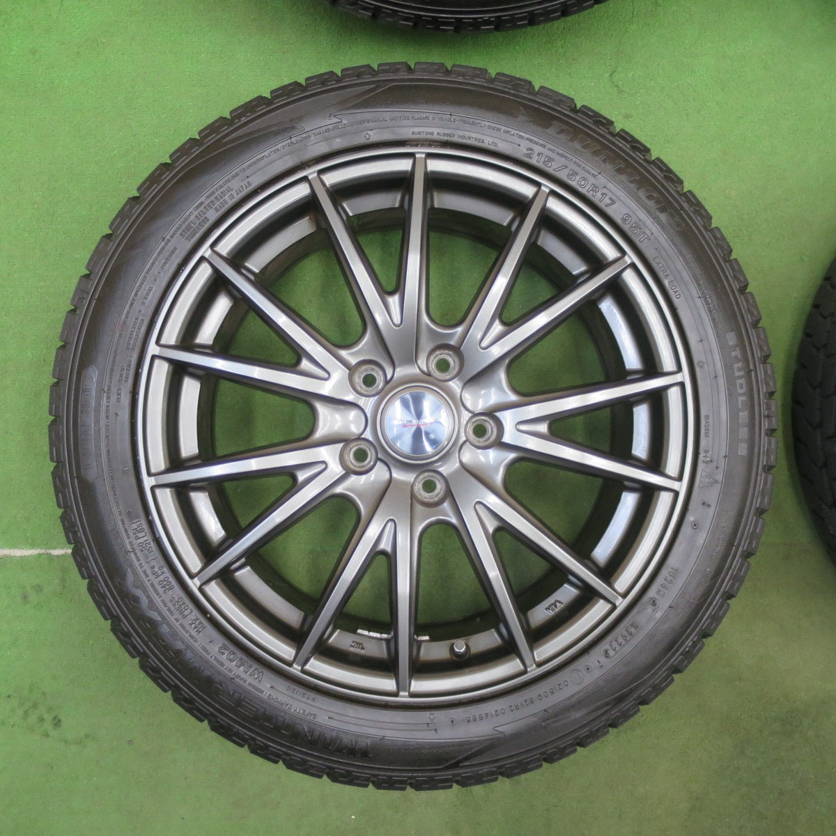 バリ溝！22年！キレイ！9.5分★スタッドレス 215/50R17 ダンロップ ウインターマックス WM02 VELVA SPORT ヴェルヴァ スポーツ 17インチ PCD114.3/5H★6042302TTス