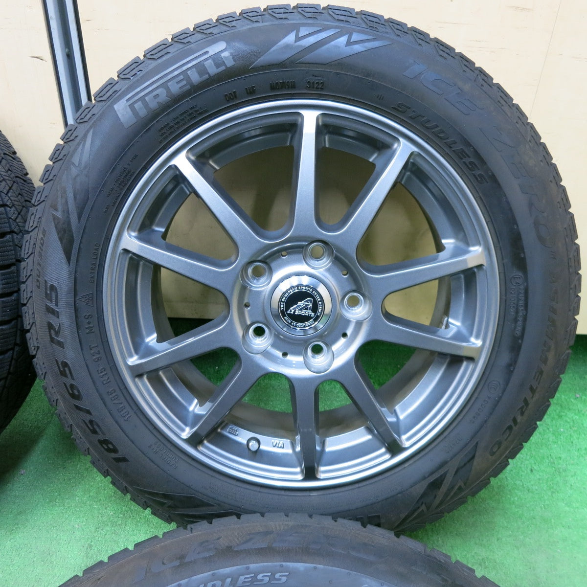 [送料無料] バリ溝！22年！キレイ！9分★スタッドレス 185/65R15 ピレリ アイスゼロ アシンメトリコ AZ SPORTS AZスポーツ 15インチ PCD114.3/5H★4120411SYス